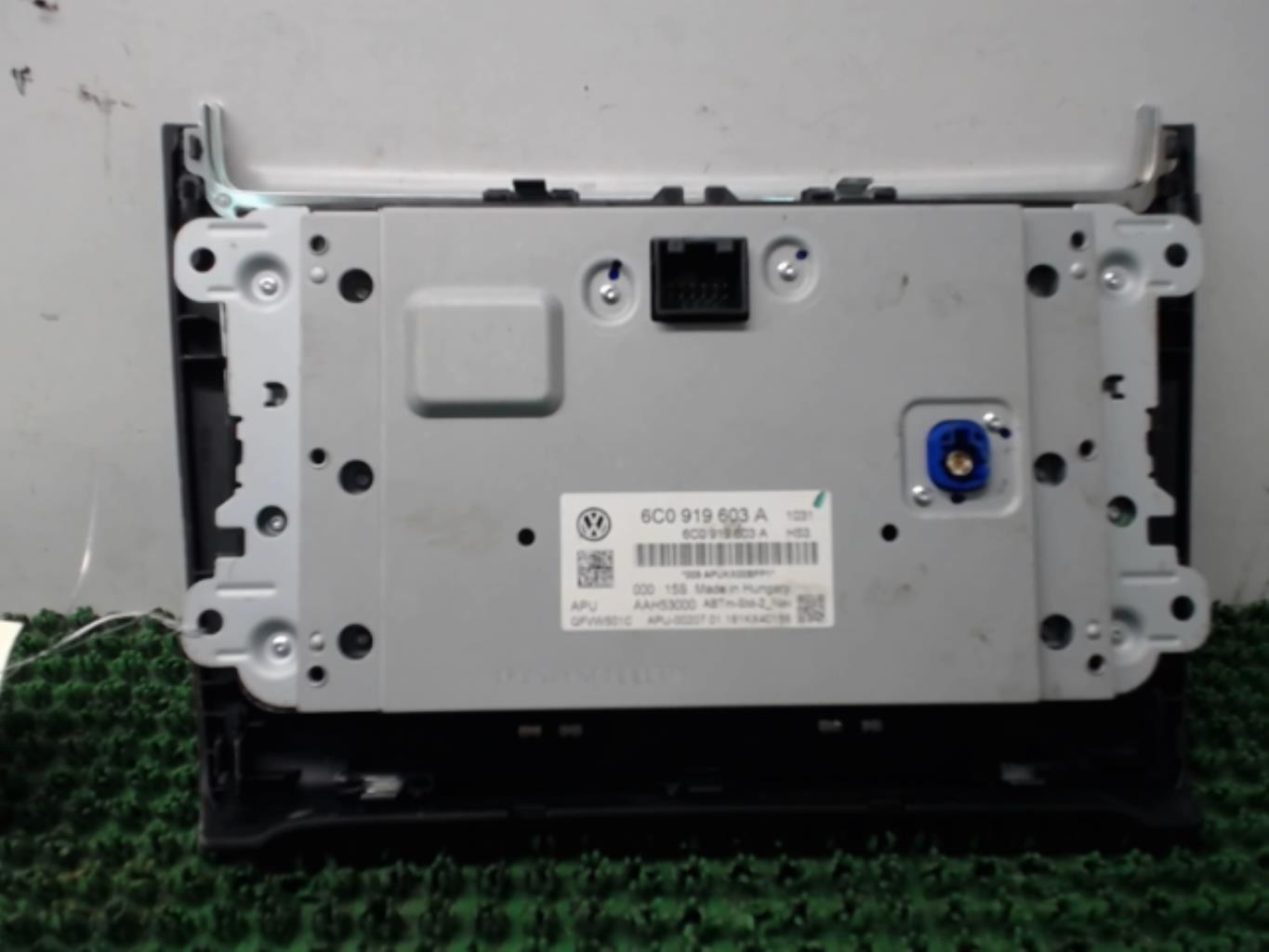 Ecran GPS VOLKSWAGEN POLO 5 PHASE 2 Diesel - 1