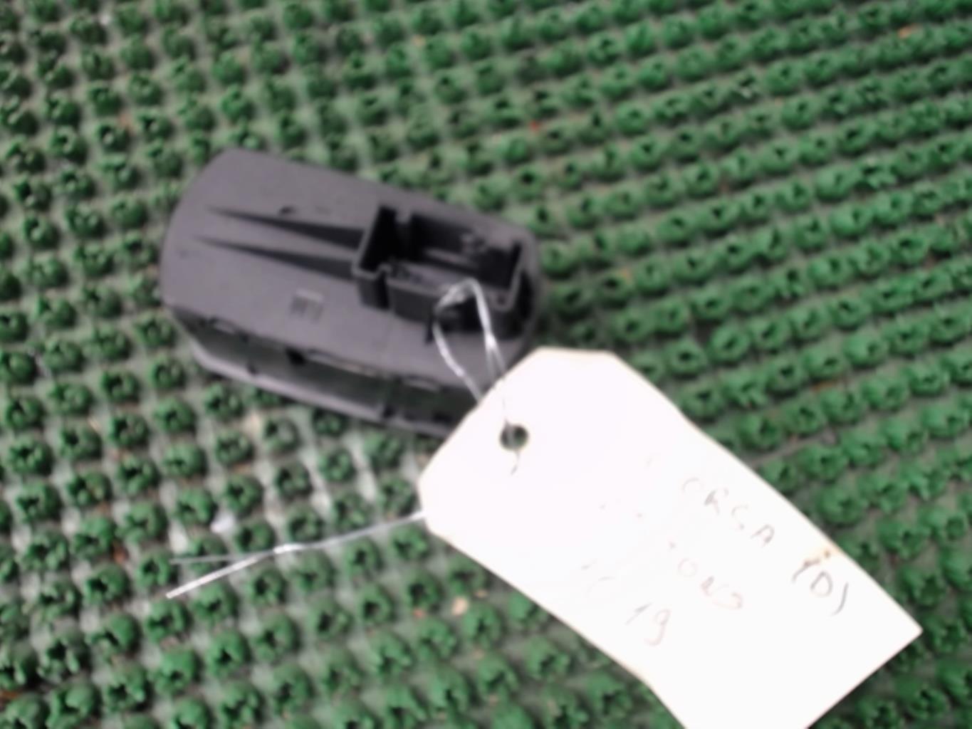 Interrupteur de leve vitre OPEL CORSA D PHASE 1 Essence - 1