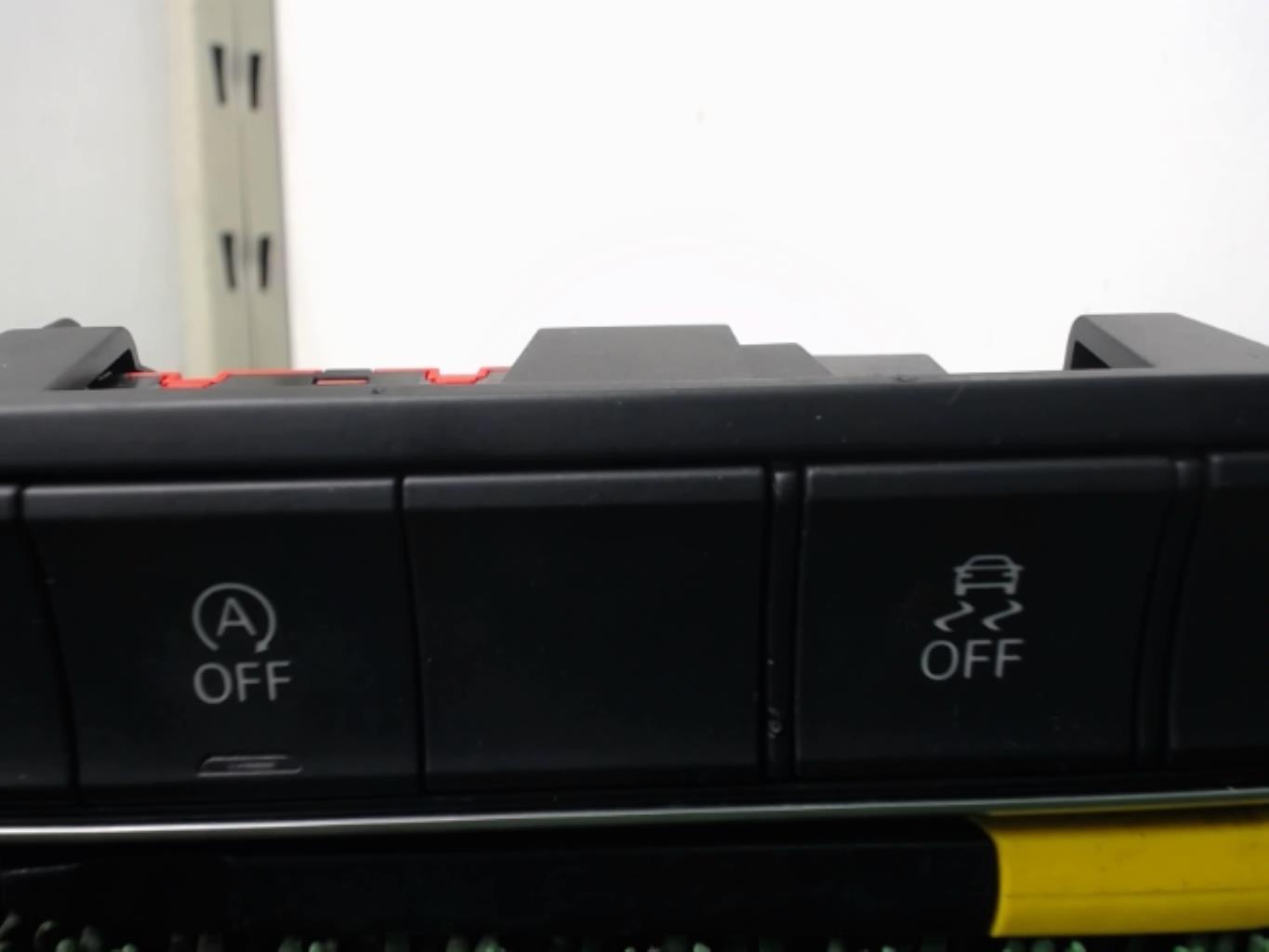 Bouton/Interrupteur AUDI Q3 1 PHASE 1 Essence - 1