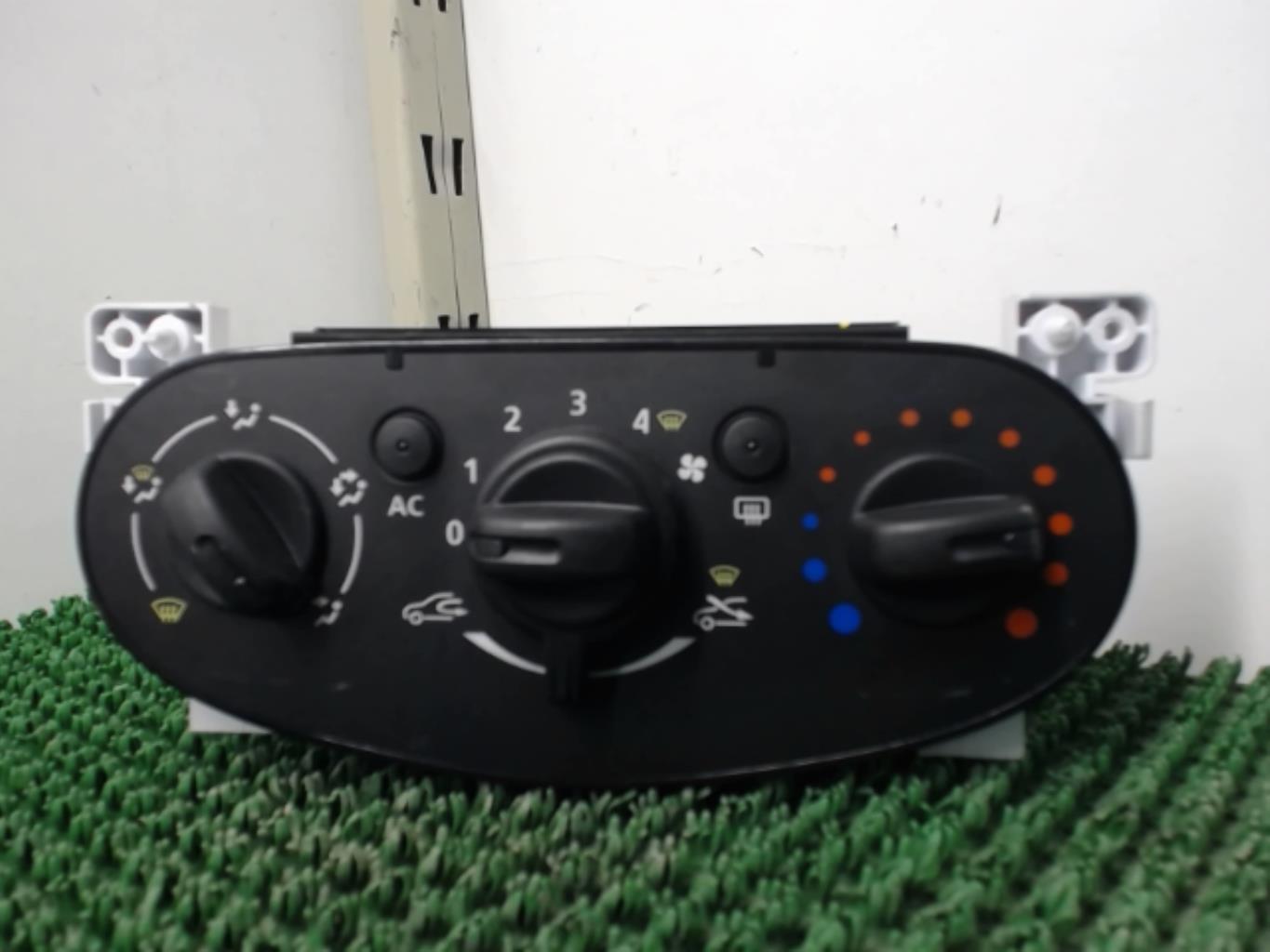 Commande chauffage DACIA SANDERO 1 Diesel - 1