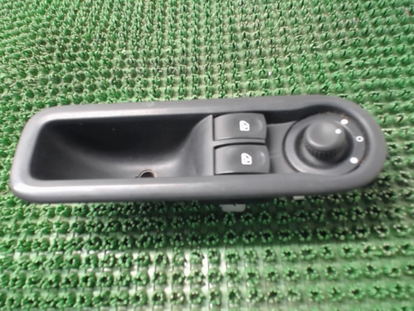 Interrupteur de leve vitre RENAULT CLIO 3 PHASE 1  - 1