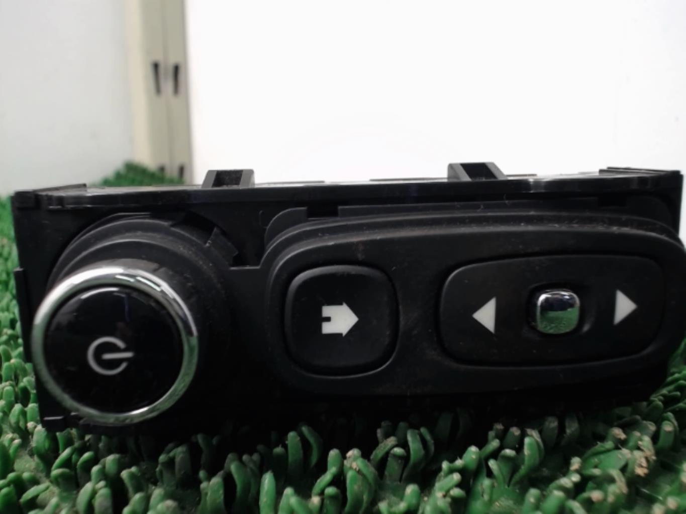 Commande autoradio RENAULT CLIO 4 PHASE 1 BREAK  - 1