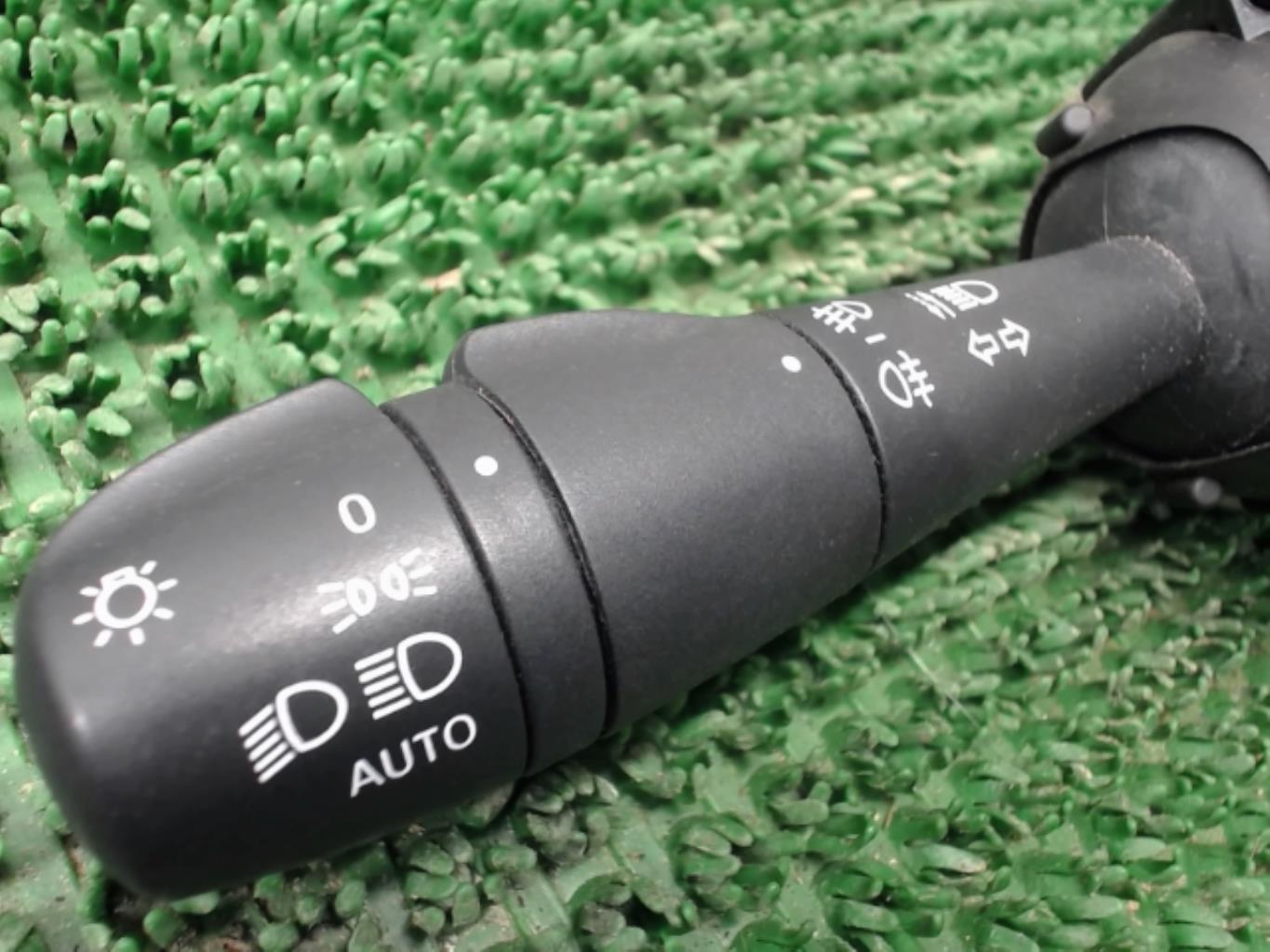 Commodo phare RENAULT CLIO 4 PHASE 1 BREAK  - 1