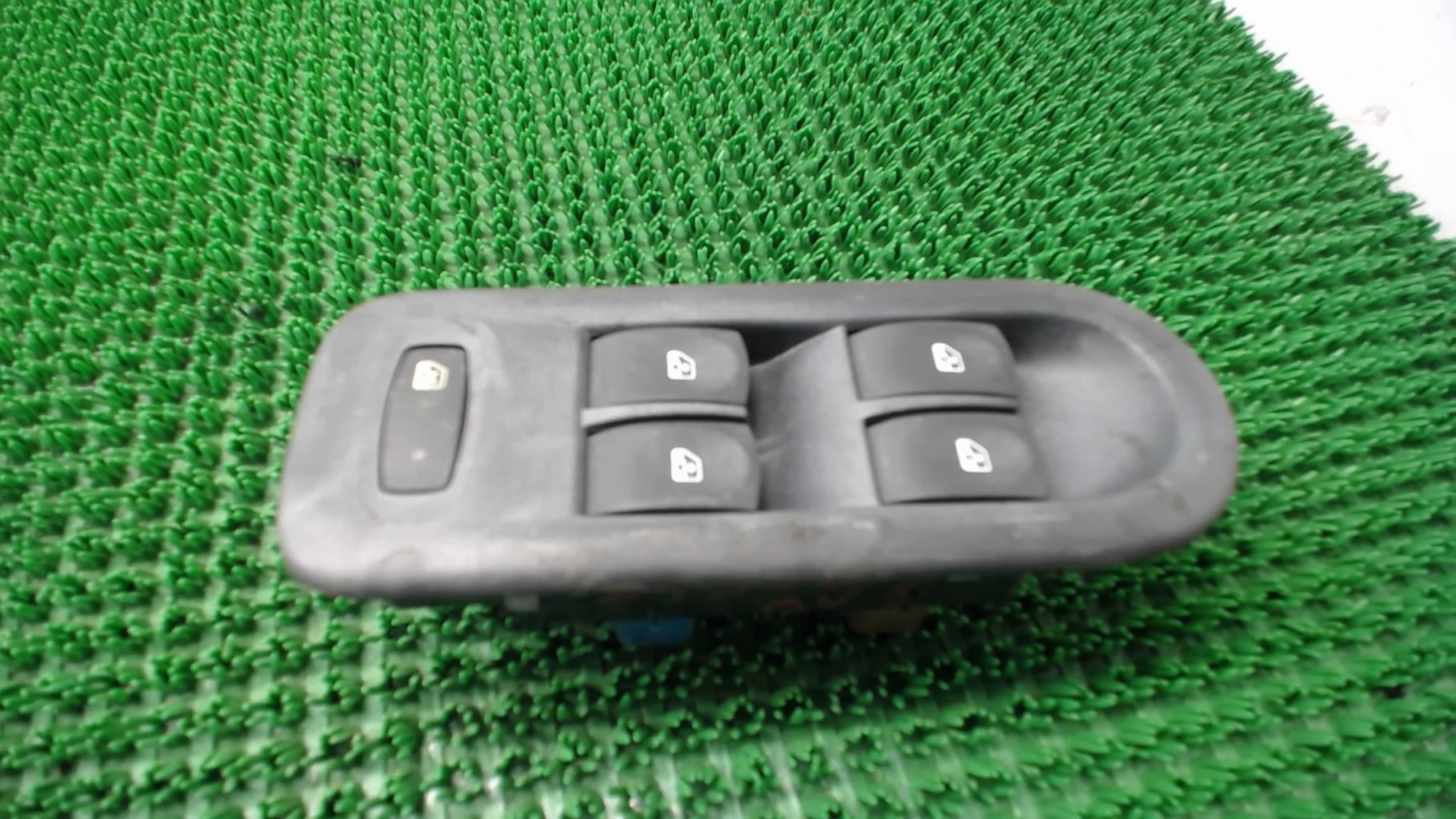Interrupteur de leve vitre RENAULT CLIO 3 PHASE 2  - 1