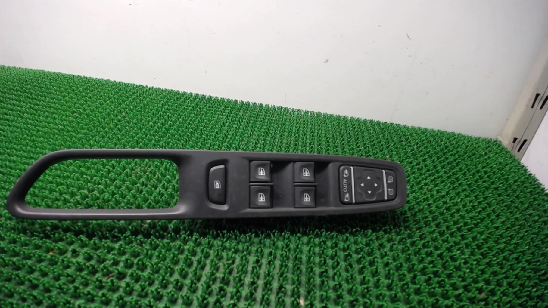 Interrupteur de leve vitre RENAULT CLIO 4 PHASE 2  - 1