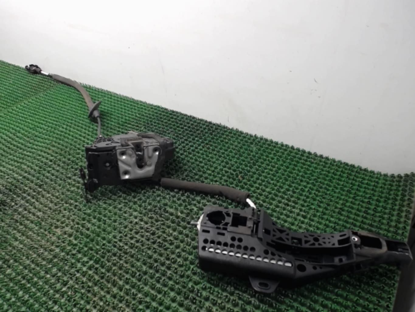 Serrure avant droit RENAULT CLIO 4 PHASE 1 BREAK  - 1