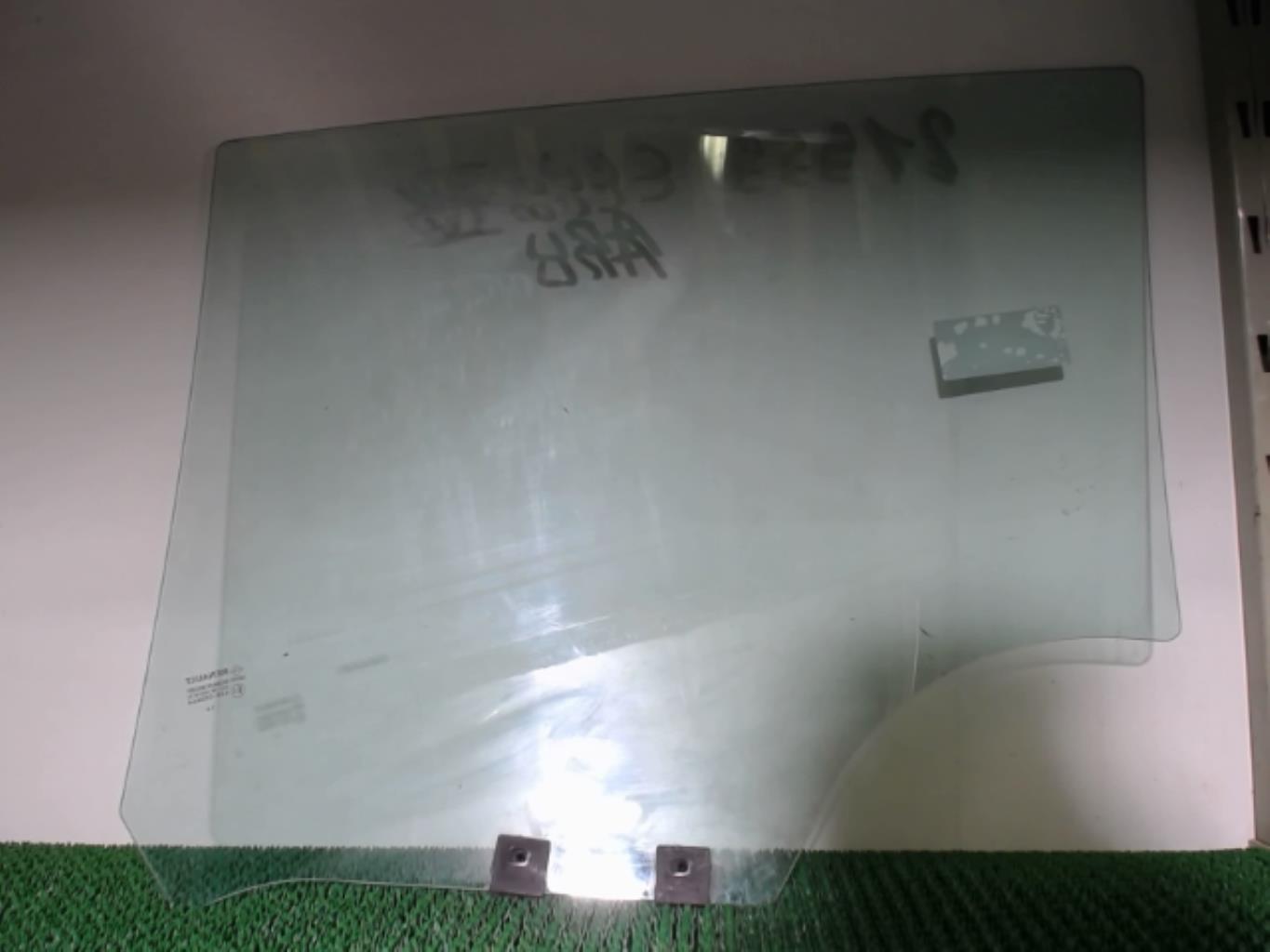 Vitre arriere droit RENAULT CLIO 4 PHASE 2  - 1