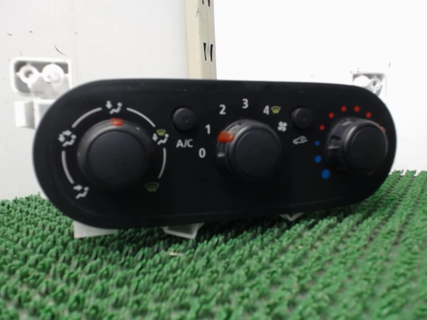 Commande chauffage RENAULT TRAFIC 3  - 1