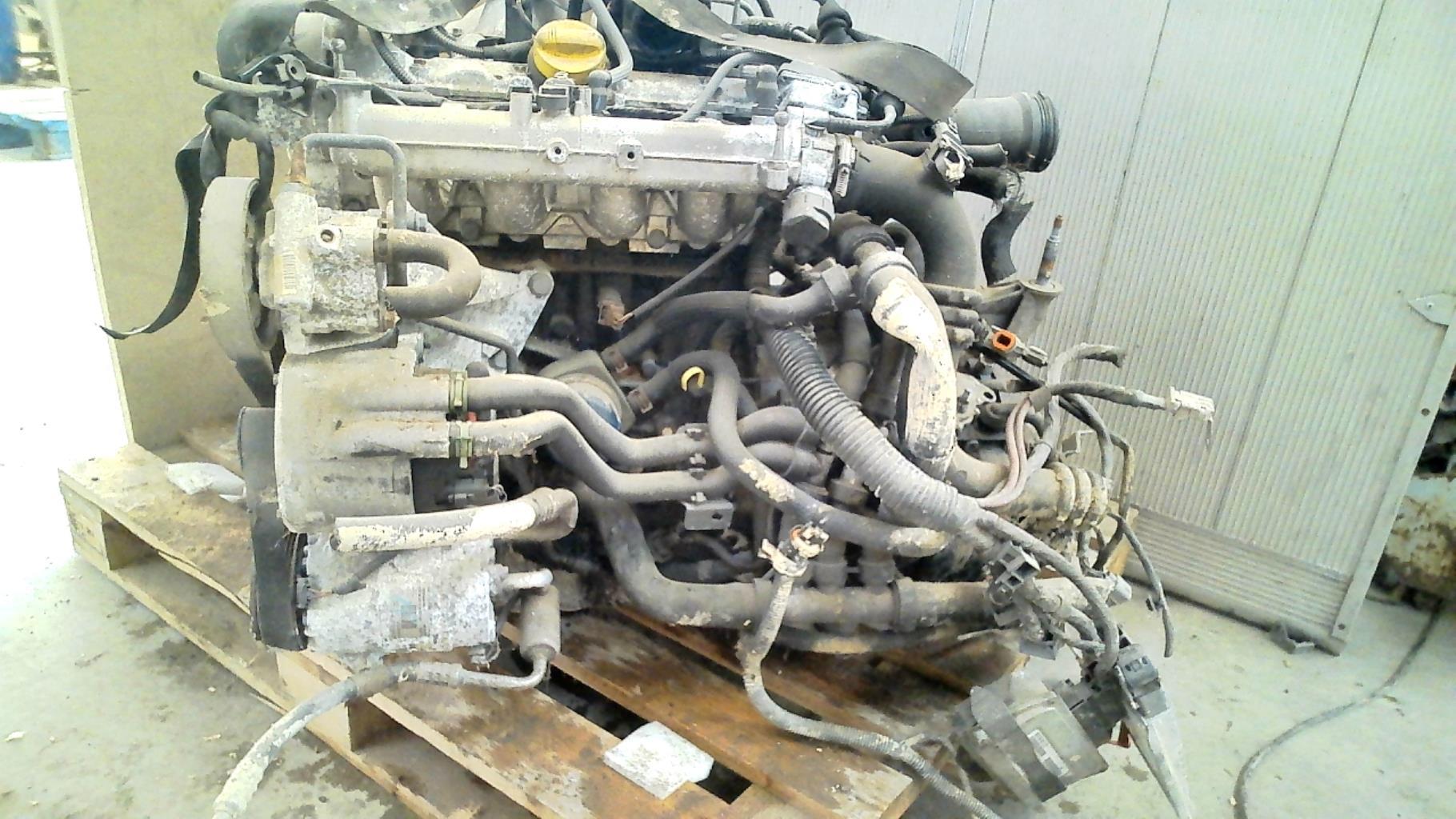 Moteur RENAULT GRAND ESPACE 4 PHASE 1 Essence - 1