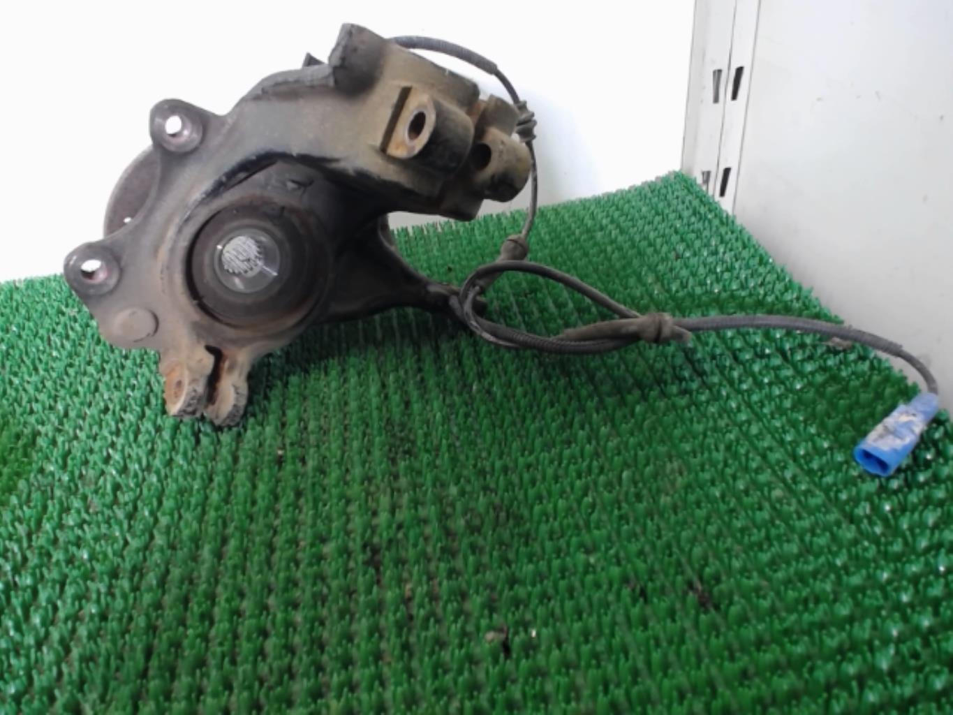 Moyeu avant droit CITROEN C3 2 PHASE 2 Essence - 1