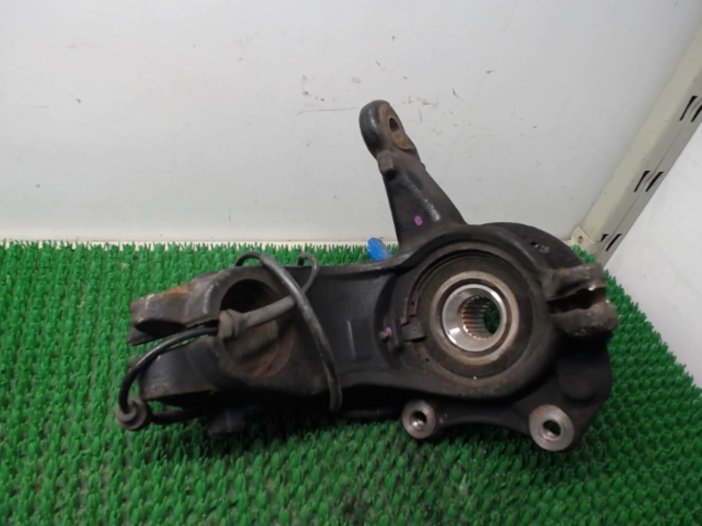 Moyeu avant droit CITROEN C3 PICASSO PHASE 2 Diesel - 1
