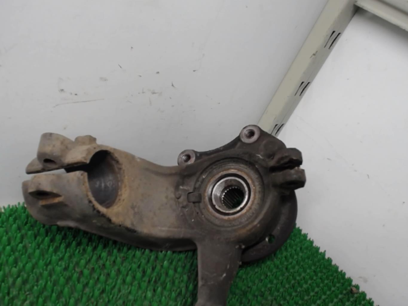 Moyeu avant gauche CITROEN C3 1 PHASE 1 Diesel - 1