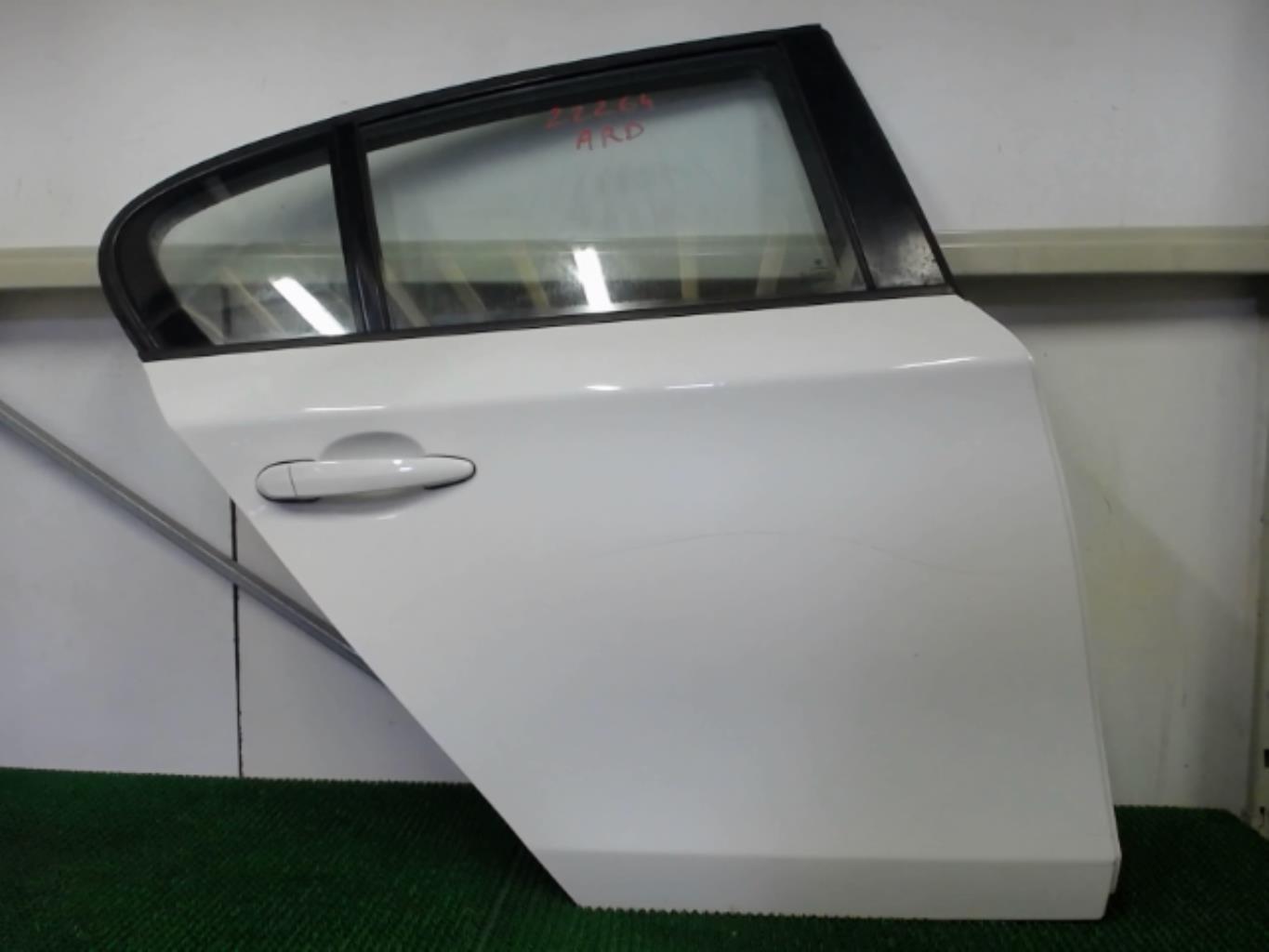 Vitre arriere droit BMW SERIE 1 E87 PHASE 2 Diesel - 1