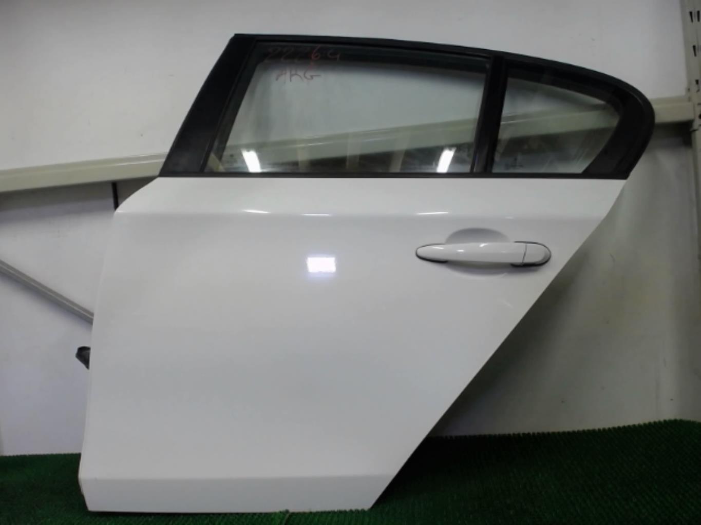 Vitre arriere gauche BMW SERIE 1 E87 PHASE 2 Diesel - 1