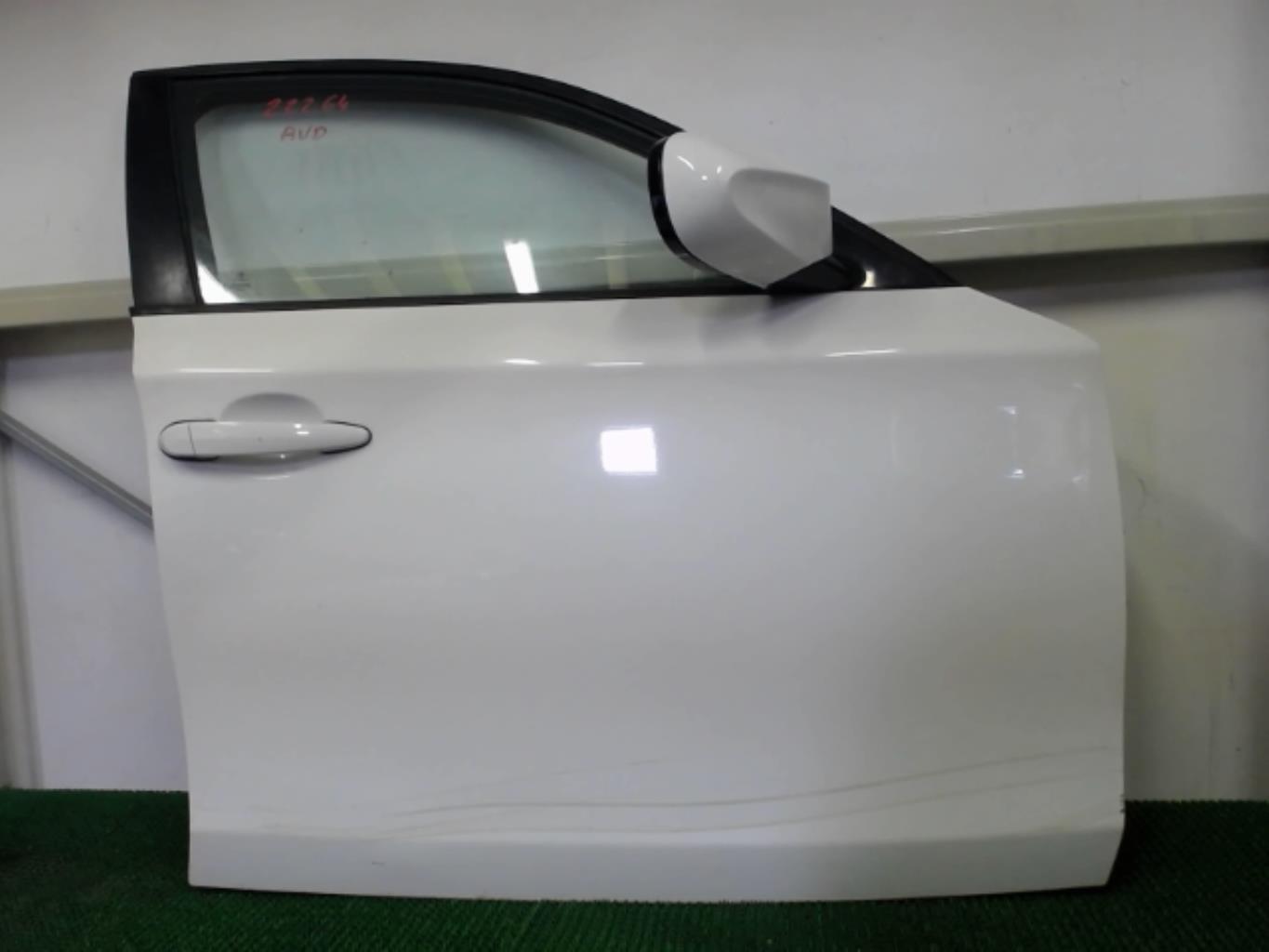 Vitre avant droit BMW SERIE 1 E87 PHASE 2 Diesel - 1