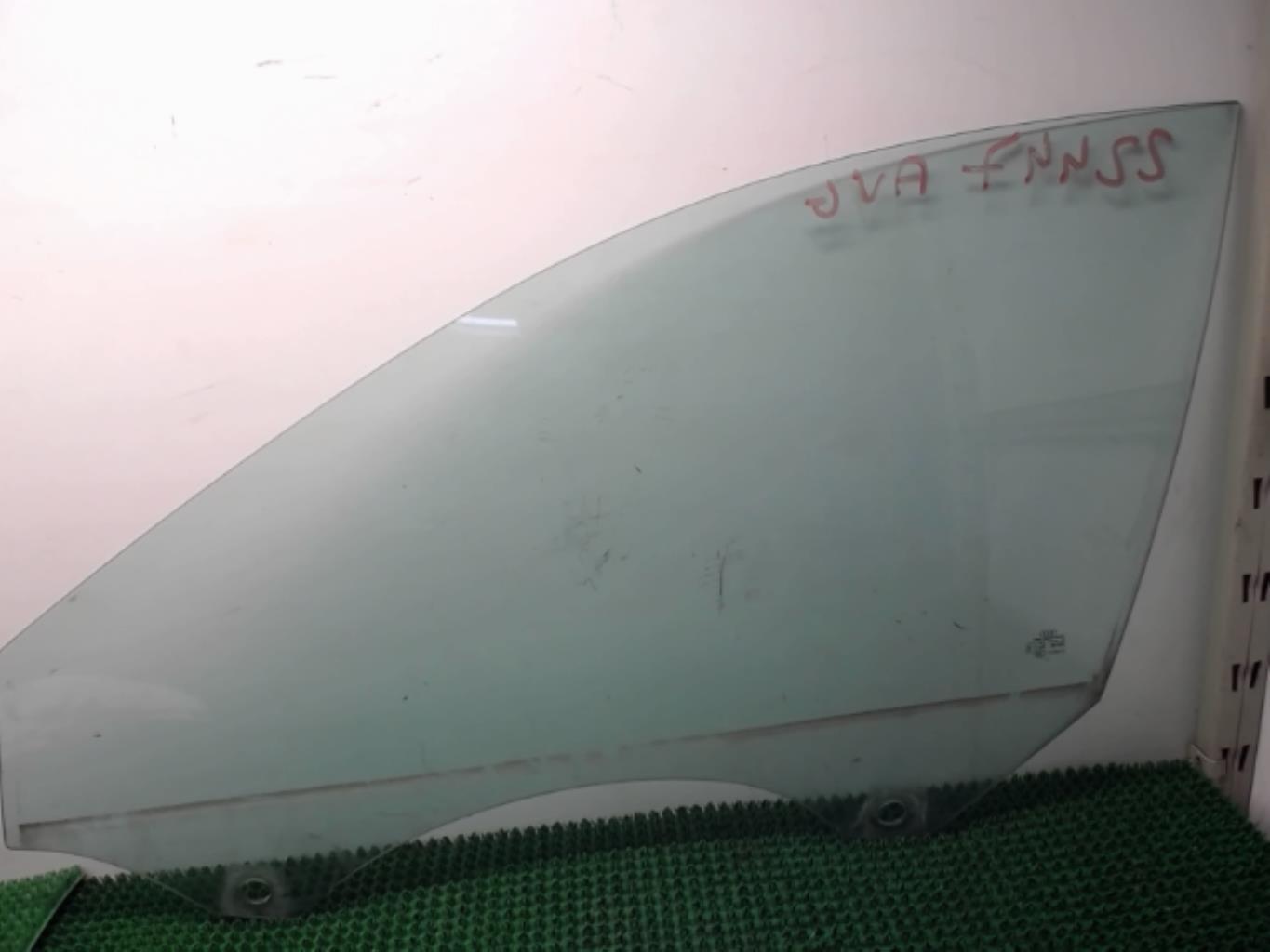 Vitre avant gauche AUDI A3 2 SPORTBACK PHASE 2 Diesel - 1