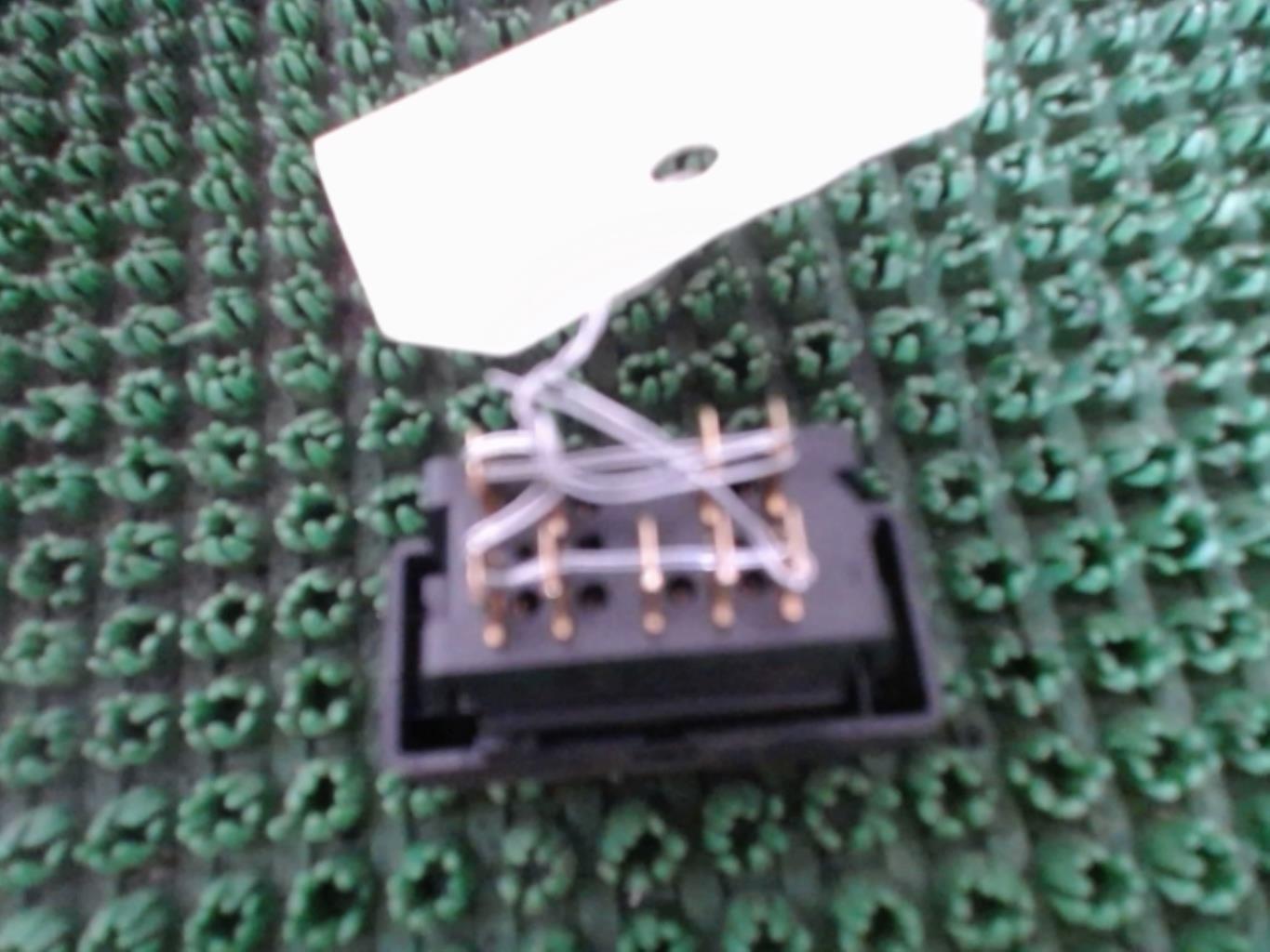 Bouton de warning RENAULT R19 PHASE 2 Essence - 1