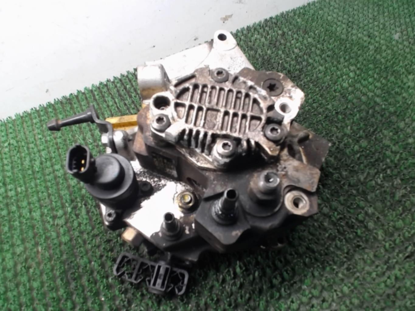 Pompe à injection RENAULT MEGANE 2 PHASE 1 Diesel - 1