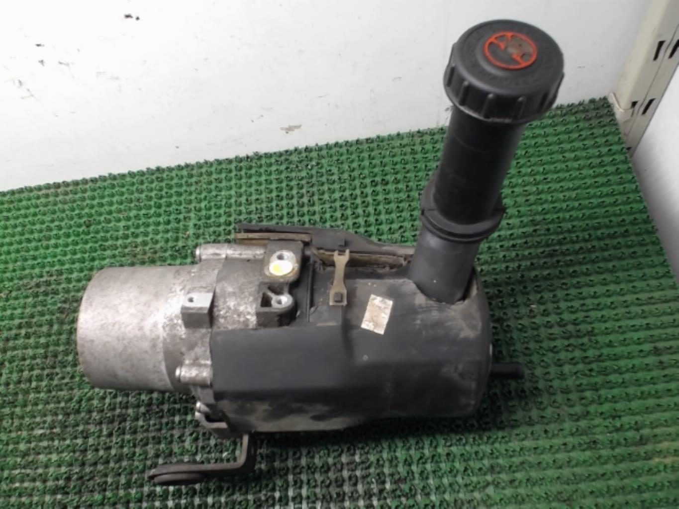 Pompe de direction CITROEN C4 1 PHASE 1 Essence - 1