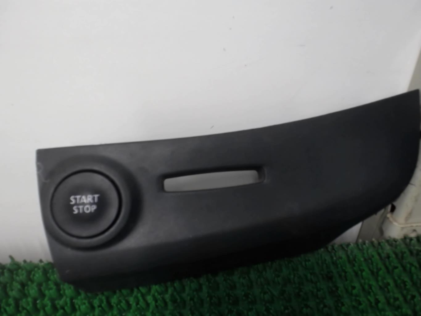 Bouton de demarrage RENAULT CLIO 4 PHASE 2 Diesel - 1