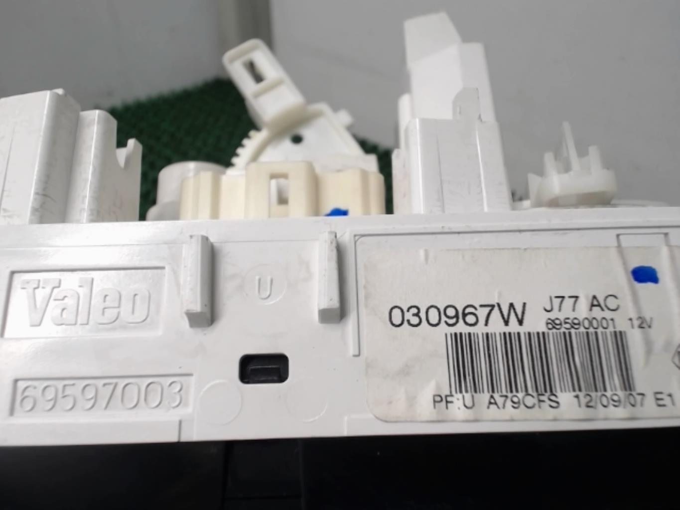 Commande chauffage RENAULT MODUS PHASE 2 Essence - 1