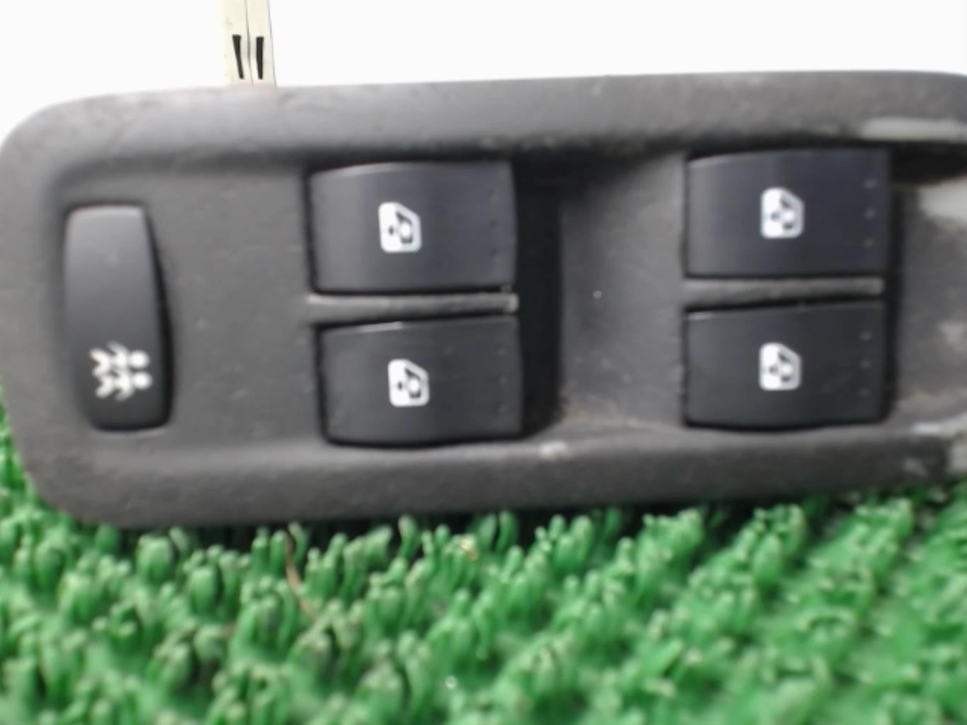 Interrupteur de leve vitre RENAULT SCENIC 2 PHASE 1 Essence - 1