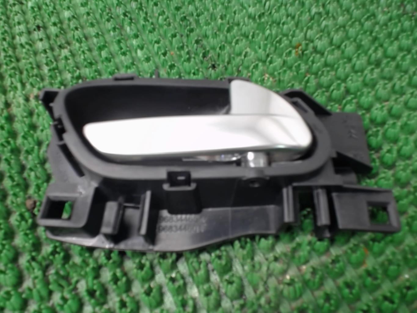 Poignee interieur avant droit CITROEN C3 2 PHASE 2 Essence - 1