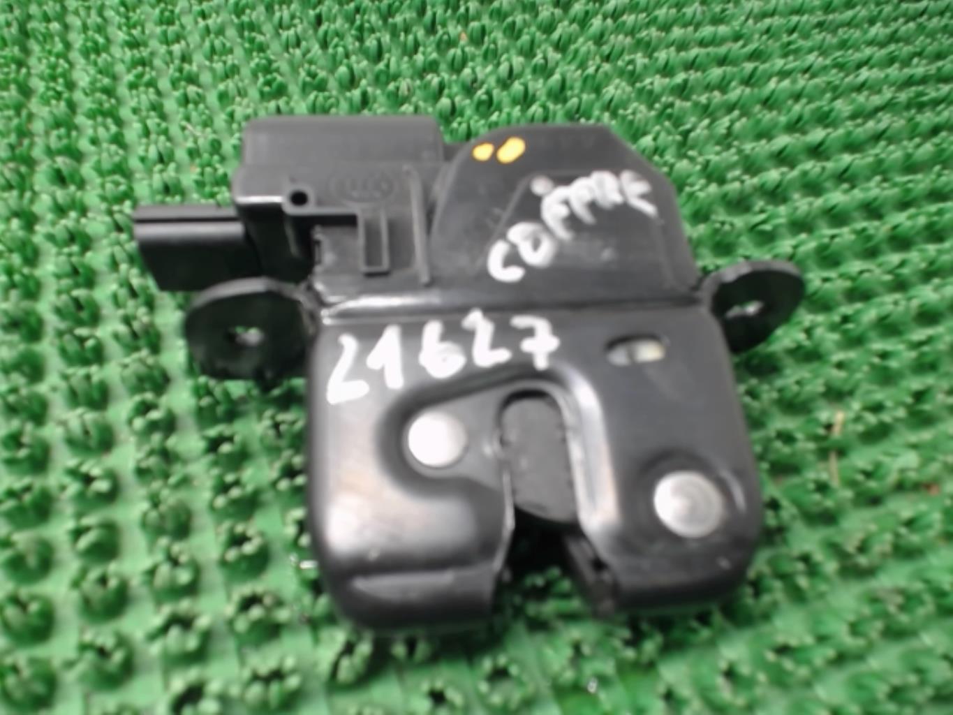 Serrure de coffre RENAULT CLIO 4 PHASE 2 Diesel - 1