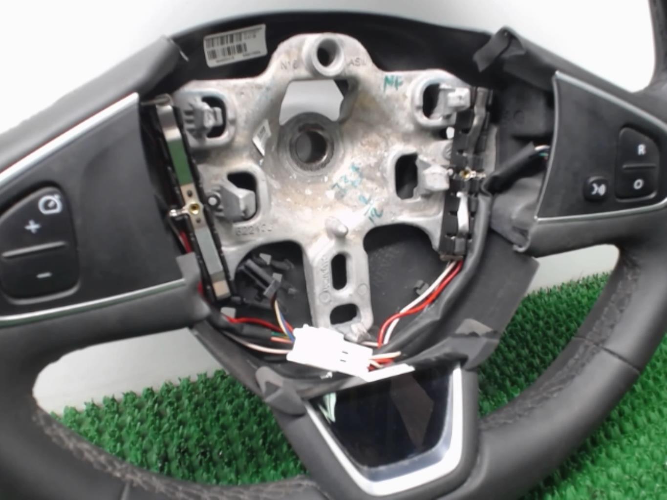 Volant RENAULT CLIO 4 PHASE 2 Diesel - 1