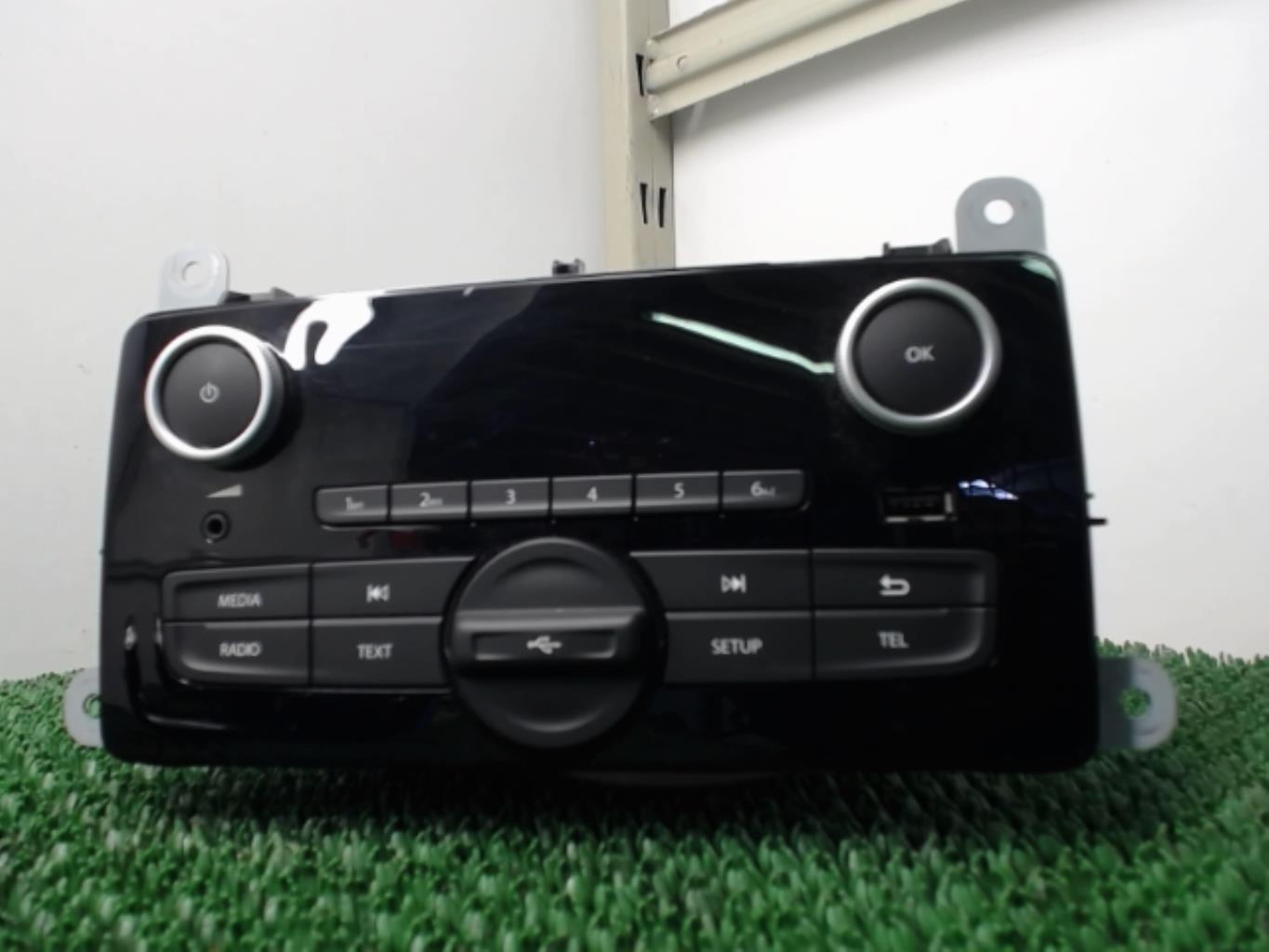 Autoradio d'origine RENAULT CLIO 4 PHASE 2 Diesel - 1