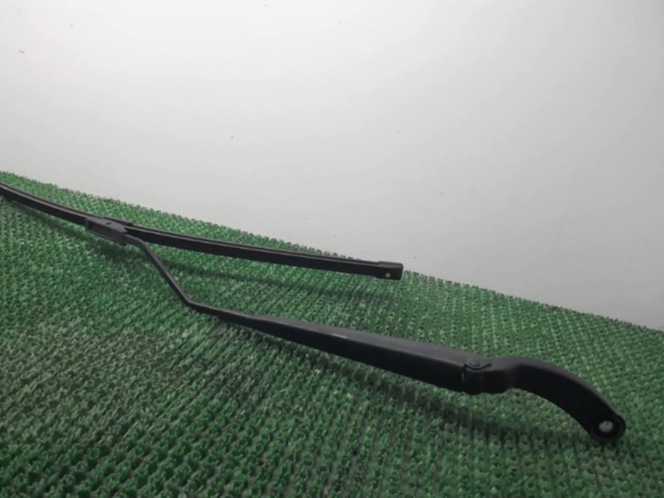 Bras essuie glace avant gauche RENAULT CLIO 4 PHASE 2 Diesel - 1