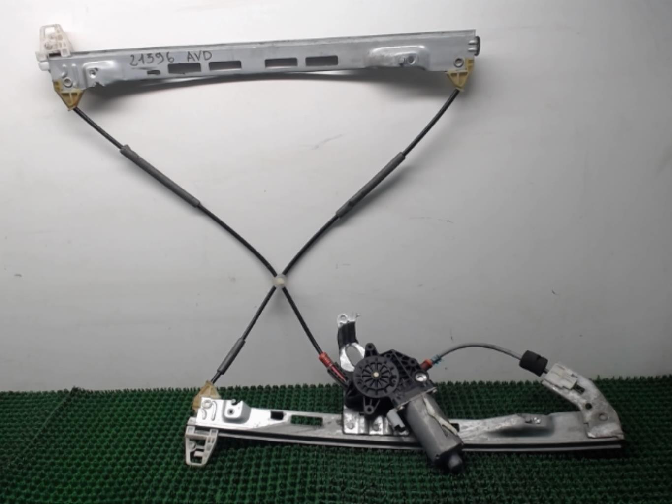 Leve vitre electrique avant droit PEUGEOT 206 PHASE 1 Essence - 1