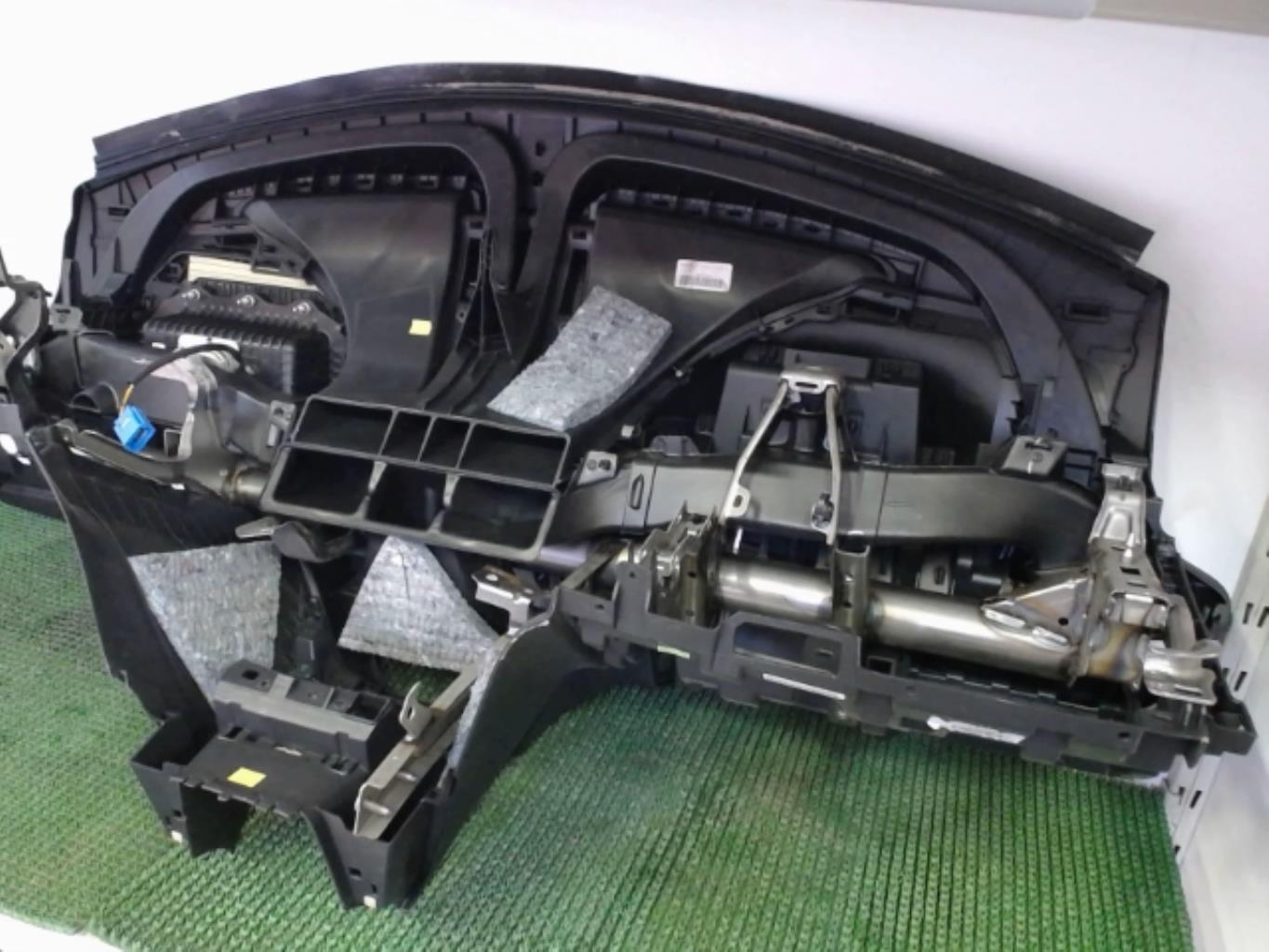 Planche de bord complete PEUGEOT 208 1 PHASE 1 Diesel - 1
