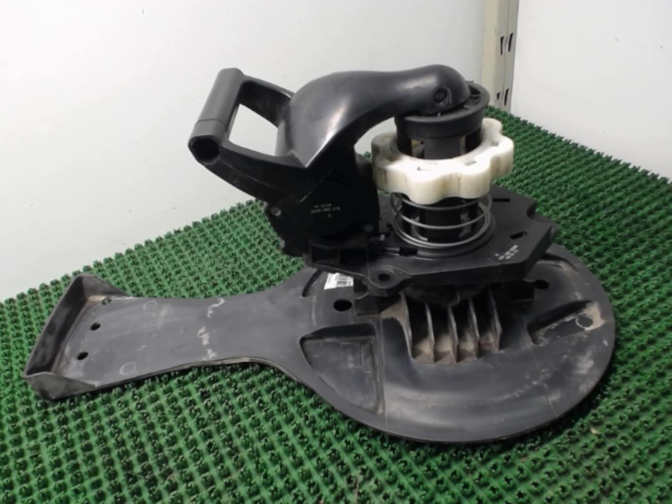Treuil de roue de secours RENAULT CLIO 3 PHASE 2 BREAK Diesel - 1