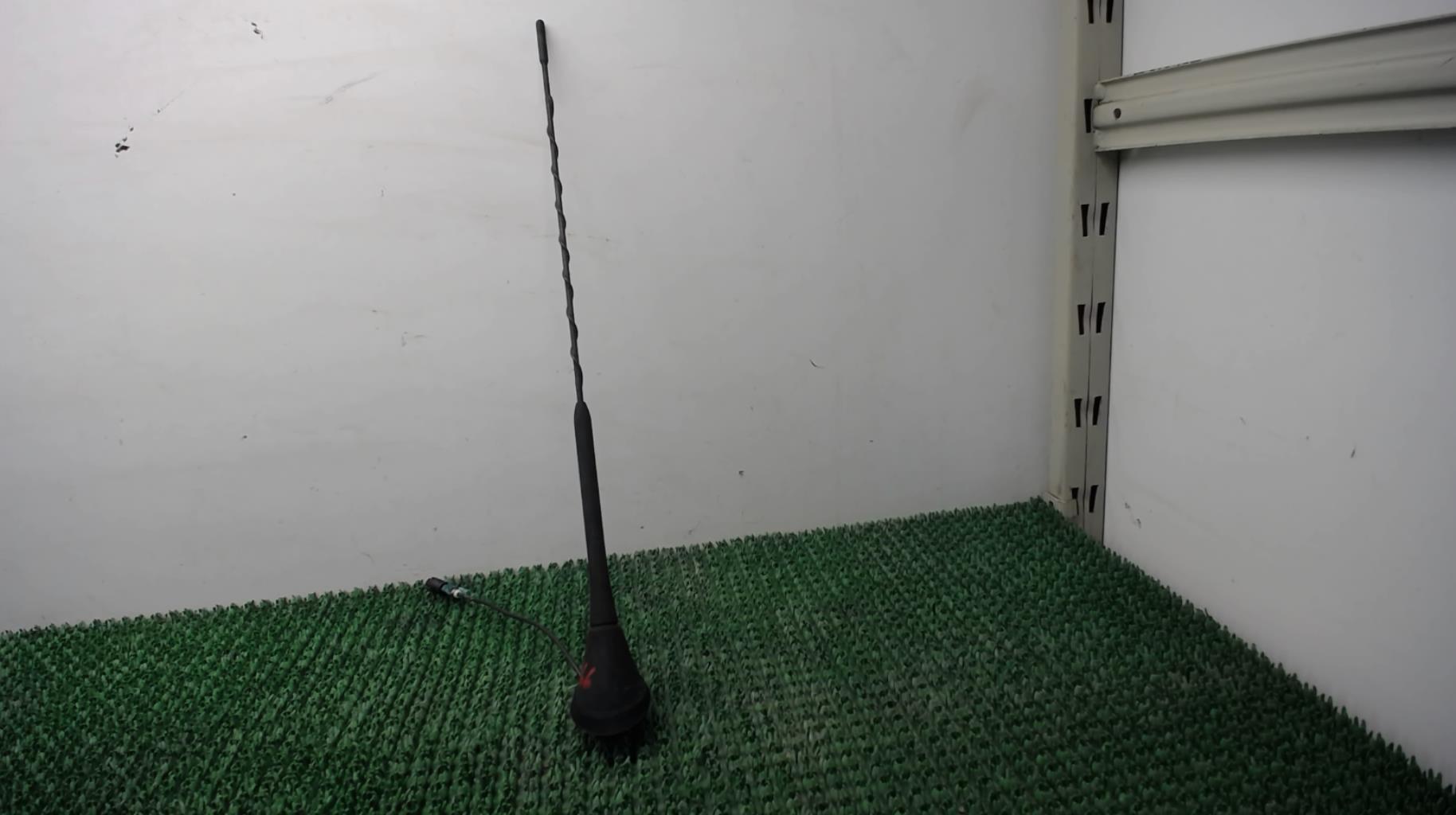 Antenne VOLKSWAGEN FOX Essence - 1