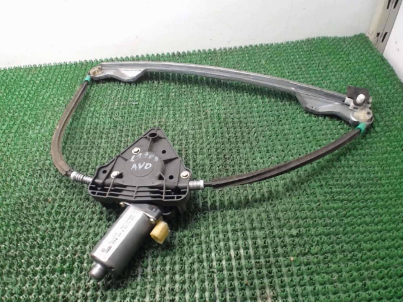 Leve vitre electrique avant droit RENAULT CLIO 2 PHASE 1 Diesel - 1