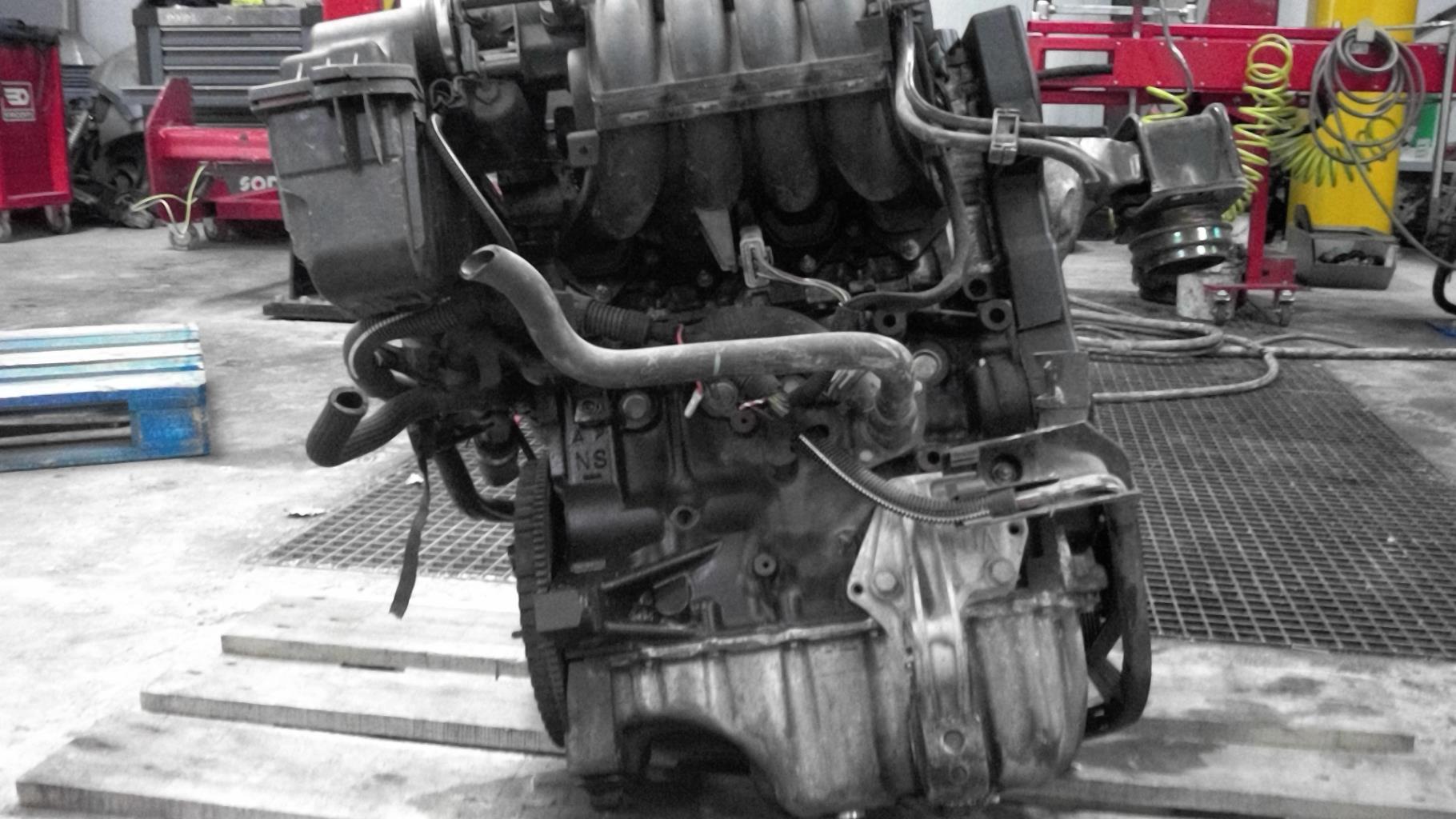 Moteur CITROEN C4 1 PHASE 1 Essence - 1