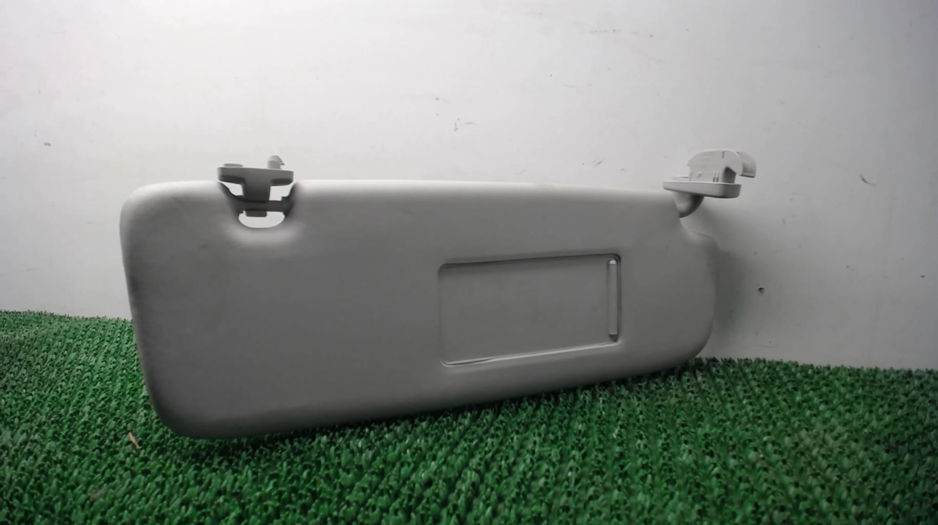 Pare soleil droit VOLKSWAGEN FOX Essence - 1