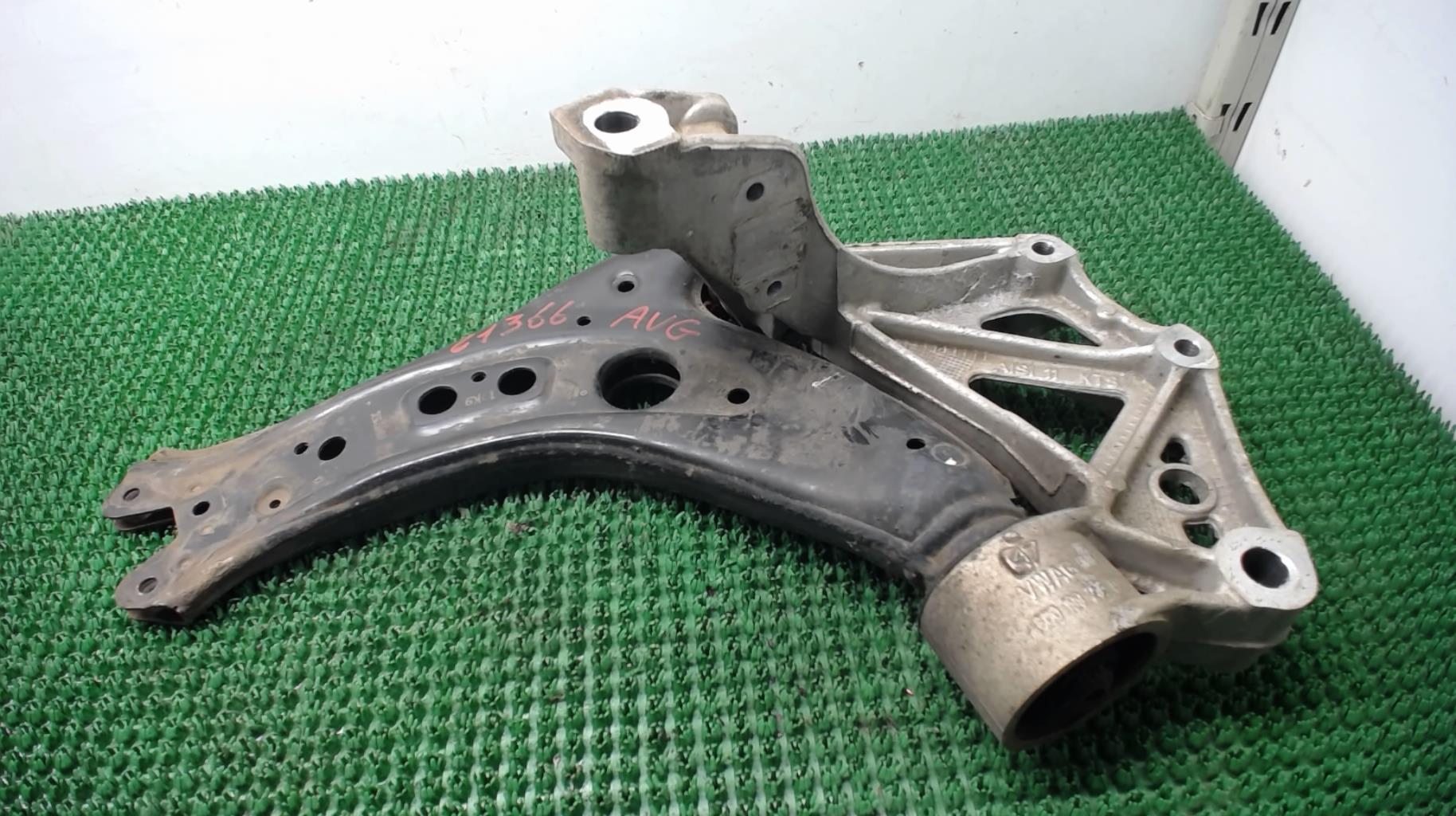 Triangle avant gauche VOLKSWAGEN FOX Essence - 1