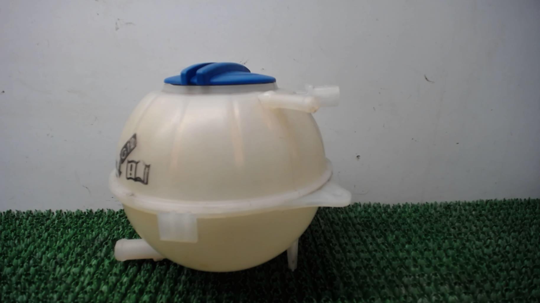 Vase d'expansion VOLKSWAGEN FOX Essence - 1