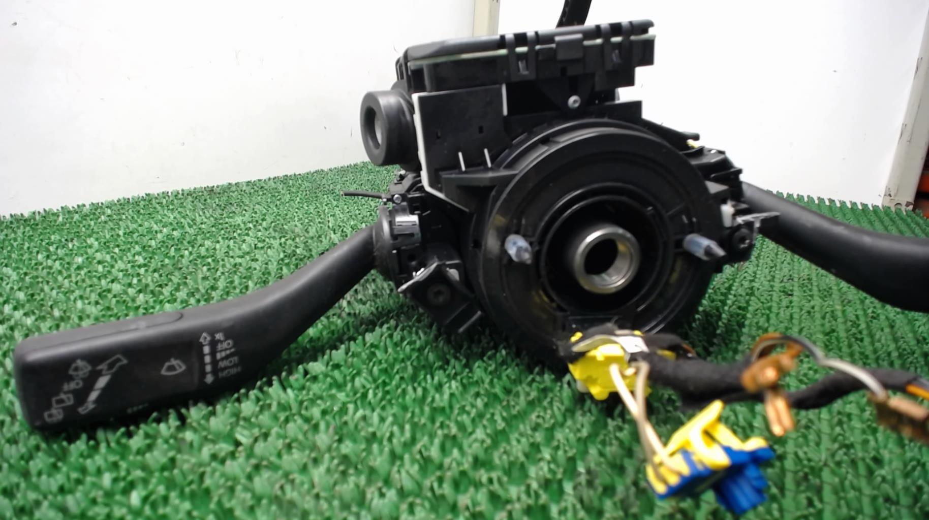 Moteur de direction assistee VOLKSWAGEN GOLF 6 Diesel - 1