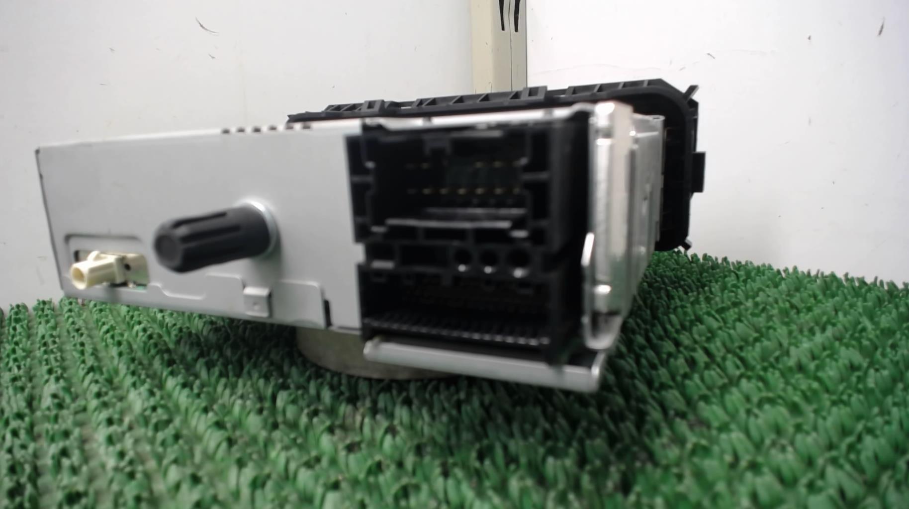 Autoradio d'origine RENAULT TWINGO 2 PHASE 2 Diesel - 1
