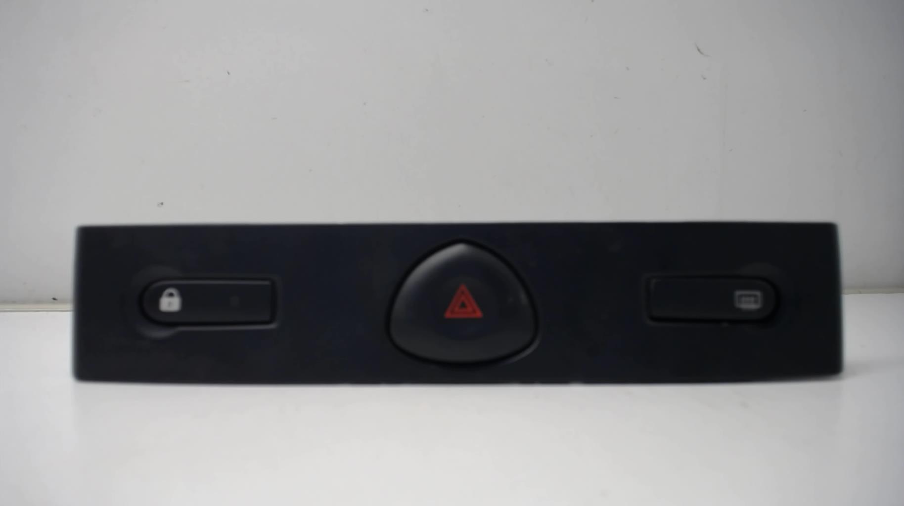 Bouton de warning RENAULT CLIO 2 PHASE 2 Diesel - 1