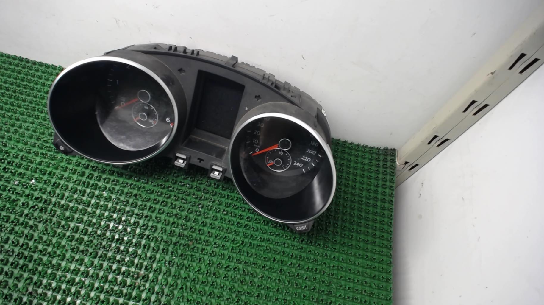 Compteur VOLKSWAGEN GOLF 6 Diesel - 1