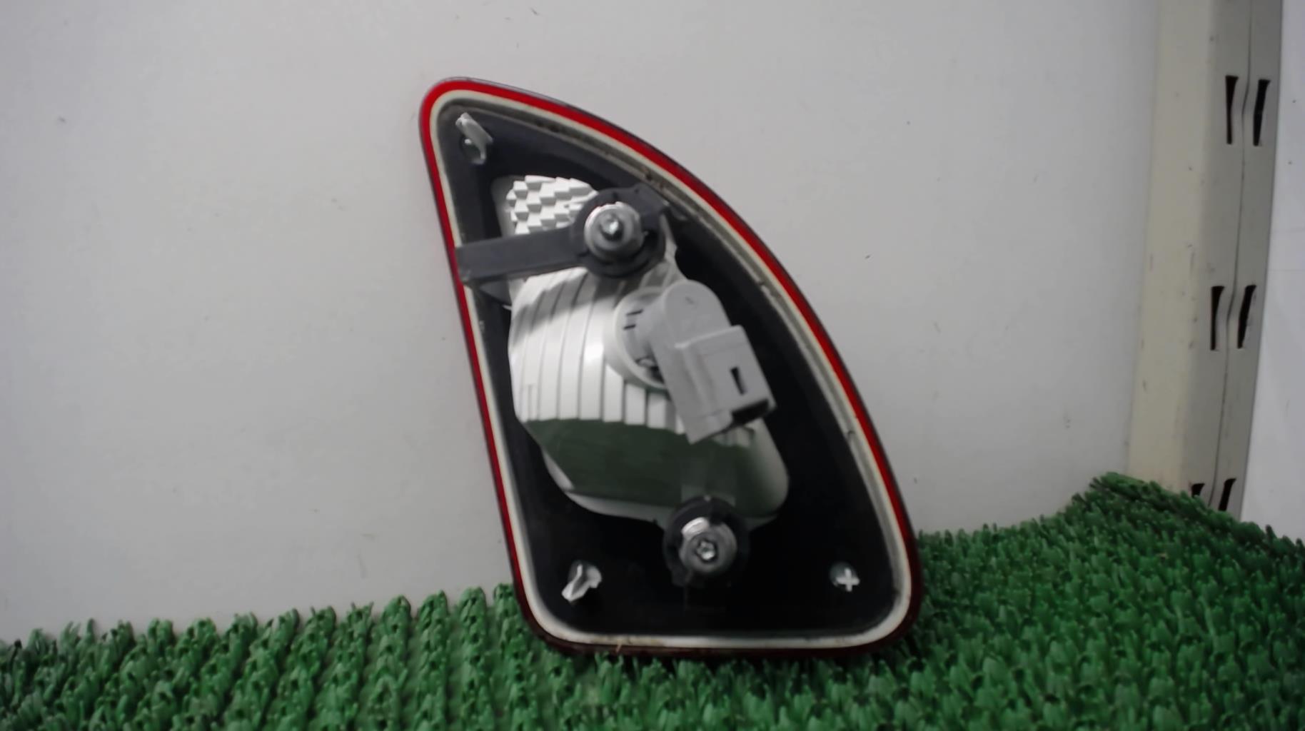 Feu arriere secondaire droit (feux) RENAULT TWINGO 2 PHASE 2 Diesel - 1