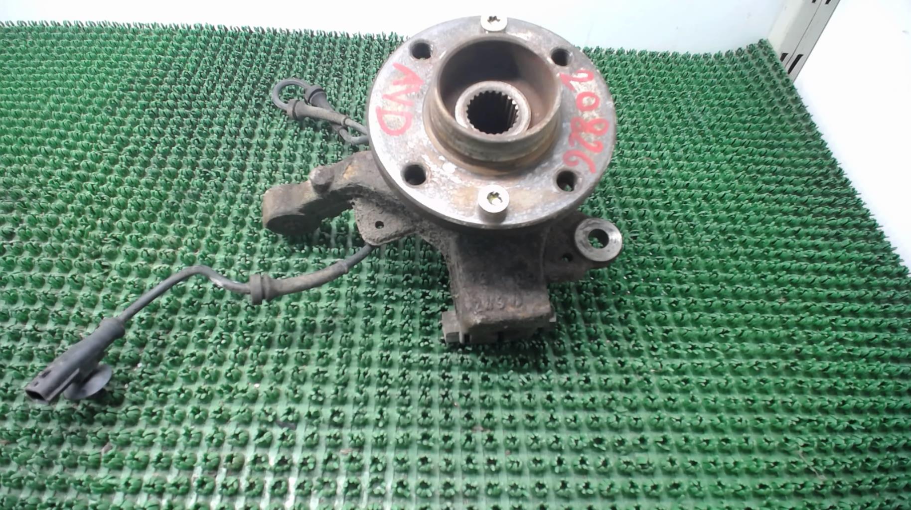 Moyeu avant droit RENAULT CLIO 3 PHASE 1 Diesel - 1