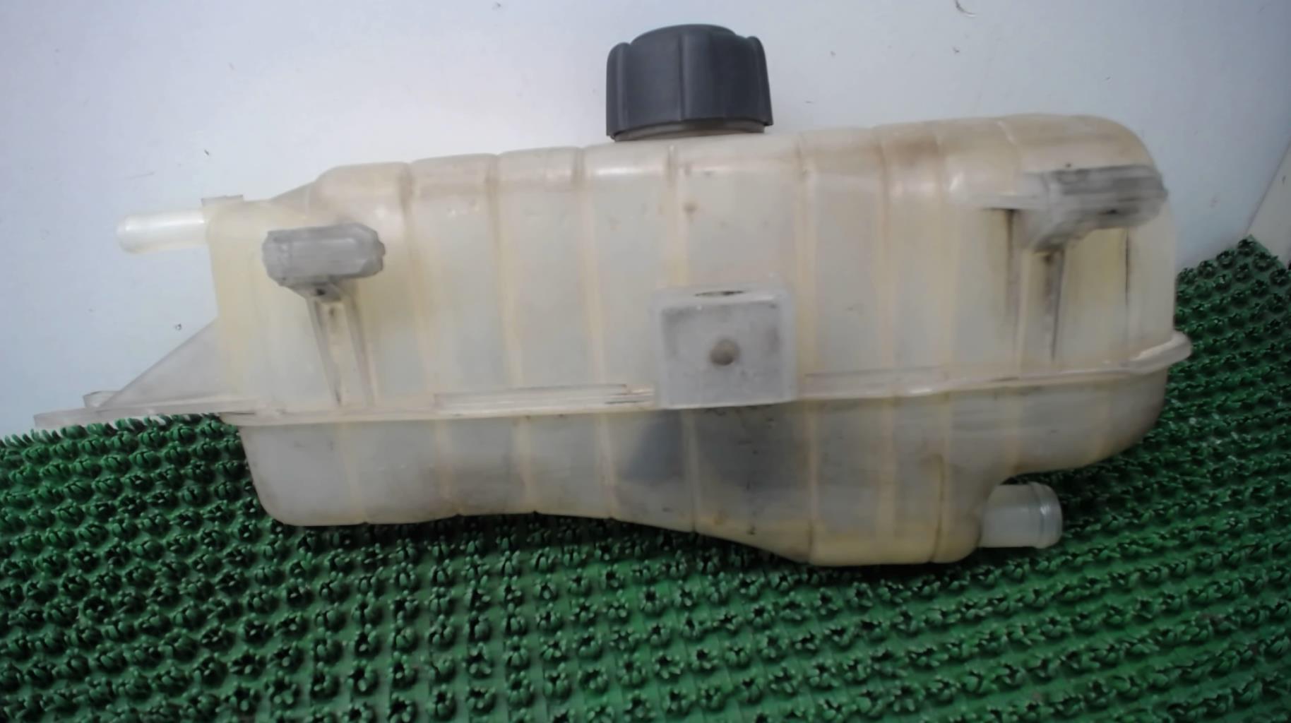 Vase d'expansion RENAULT CLIO 3 PHASE 1 Diesel - 1
