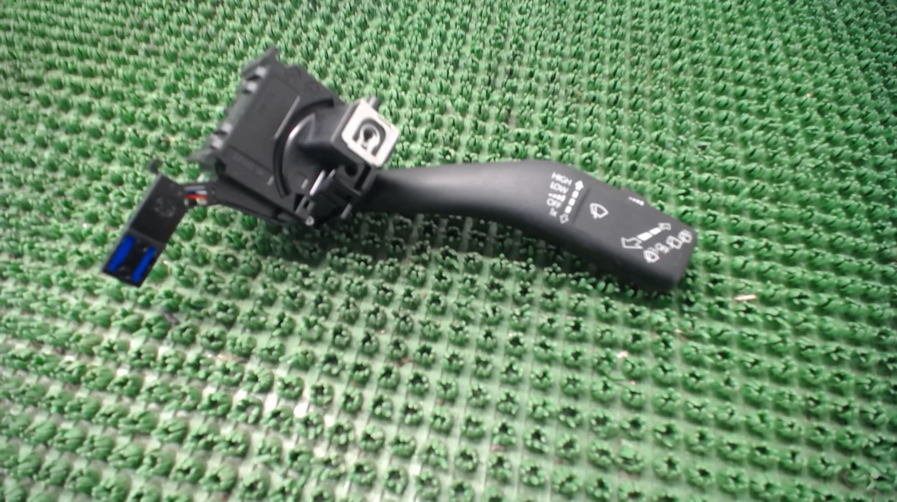 Commodo d'essuie glaces VOLKSWAGEN GOLF 5  - 1