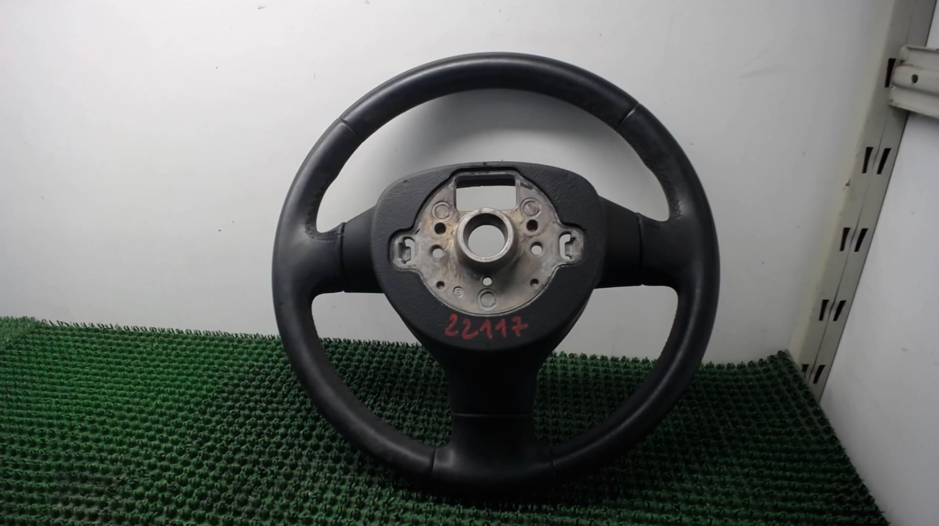 Volant VOLKSWAGEN GOLF 5  - 1