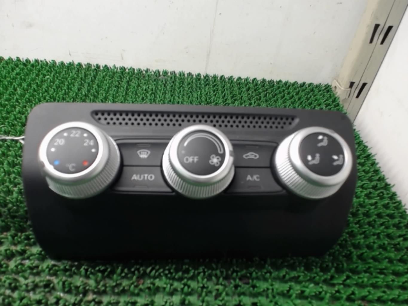Commande chauffage AUDI A1 1 SPORTBACK PHASE 2 Essence - 1
